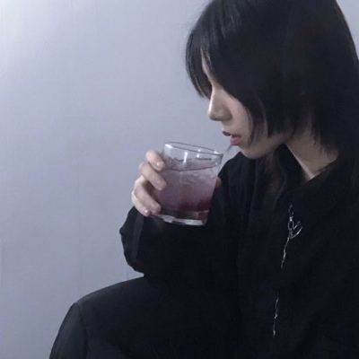 好看个性的微信高冷女生头像