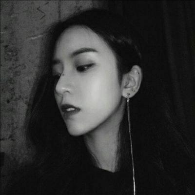 漂亮个性的微信黑白系女生头像