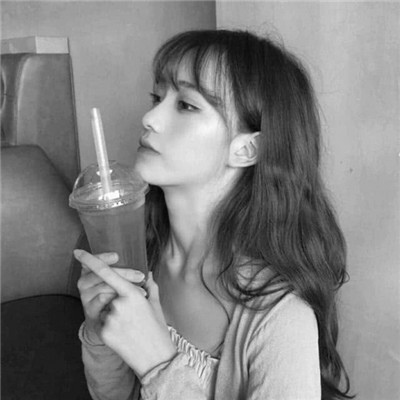 漂亮个性的微信黑白系女生头像