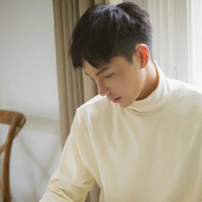 帅气阳光小清新的微信男生头像