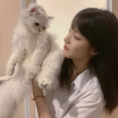 唯美好看的微信带宠物女生头像