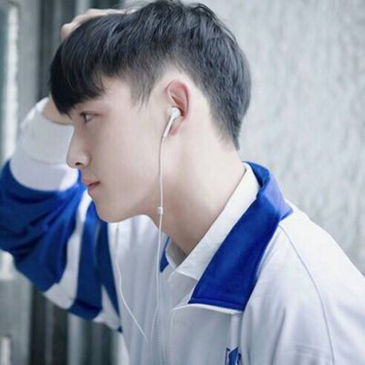帅气阳光小清新的微信男生头像