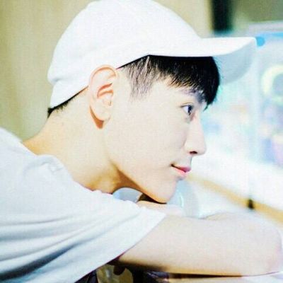 帅气阳光小清新的微信男生头像