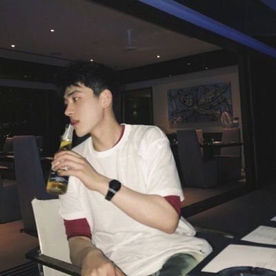 帅气阳光小清新的微信男生头像