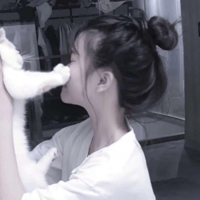 唯美好看的微信带宠物女生头像