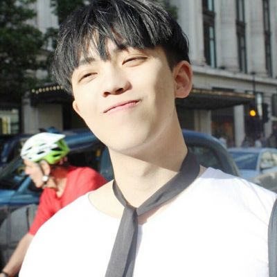 帅气阳光小清新的微信男生头像