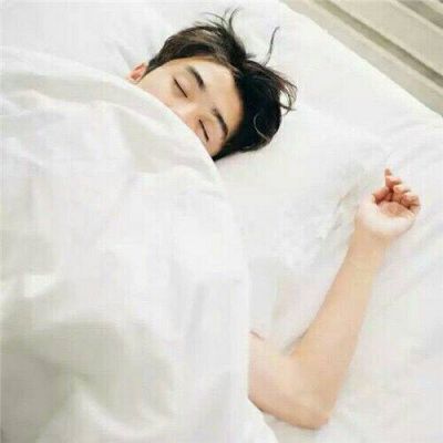 帅气阳光小清新的微信男生头像