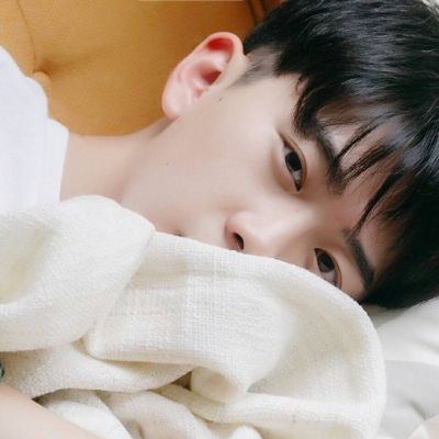 帅气阳光小清新的微信男生头像