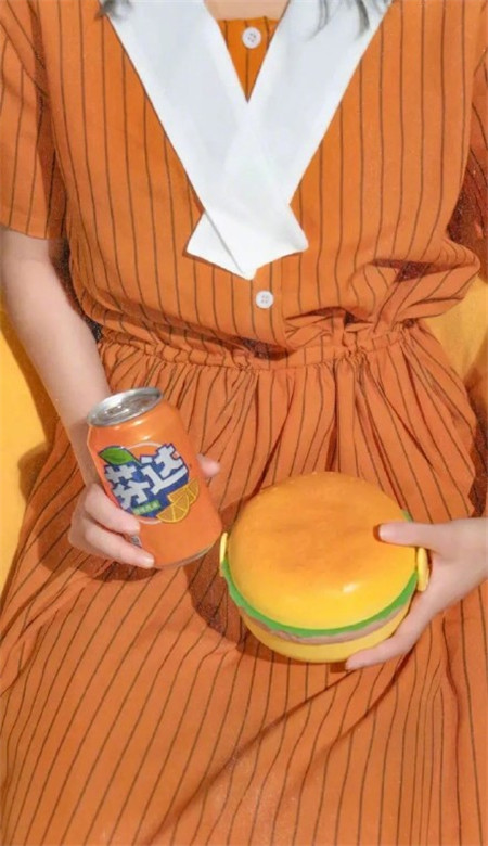 唯美小清新的微信吃零食女生图片