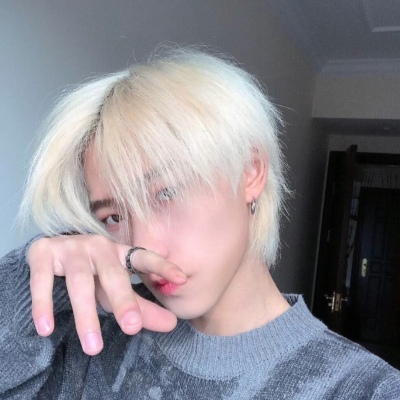 超酷超帅气的微信真人男生头像