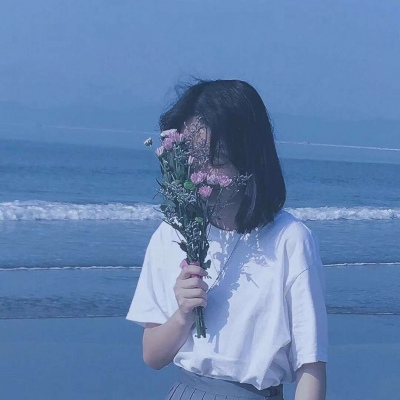唯美蓝色系的微信伤感女生头像
