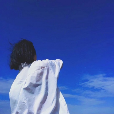 唯美蓝色系的微信伤感女生头像