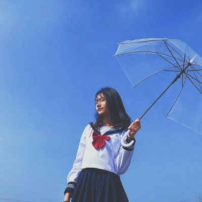唯美蓝色系的微信伤感女生头像