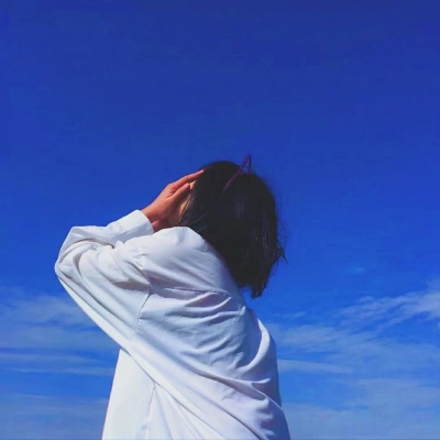 唯美蓝色系的微信伤感女生头像