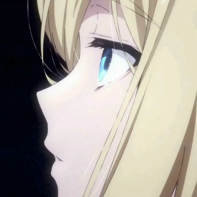 丧气伤感的微信二次元女生头像