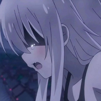 丧气伤感的微信二次元女生头像