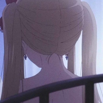 丧气伤感的微信二次元女生头像
