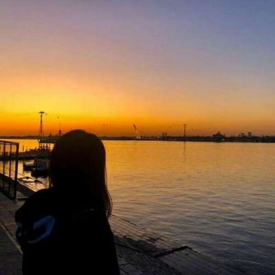 唯美意境的微信情侣背影头像