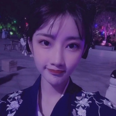 神仙颜值的微信紫色滤镜女生头像
