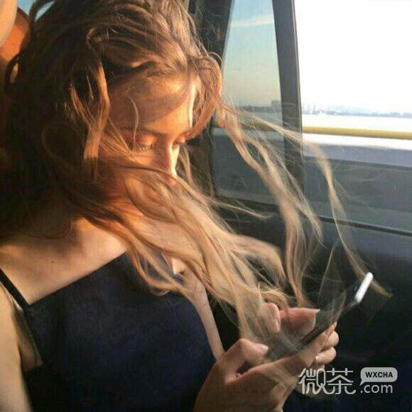 酷酷的深沉女生头像