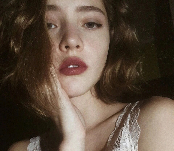 佛系深沉女生头像