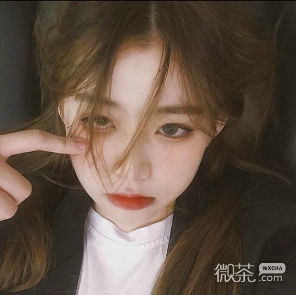 酷酷的深沉女生头像