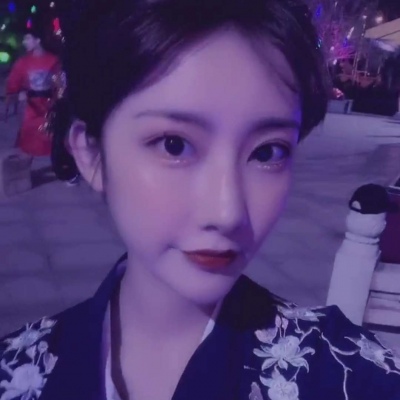 神仙颜值的微信紫色滤镜女生头像