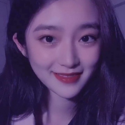 神仙颜值的微信紫色滤镜女生头像