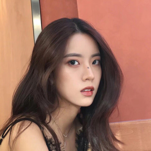 长发激萌女生头像