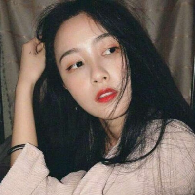 港范复古风的微信女生头像