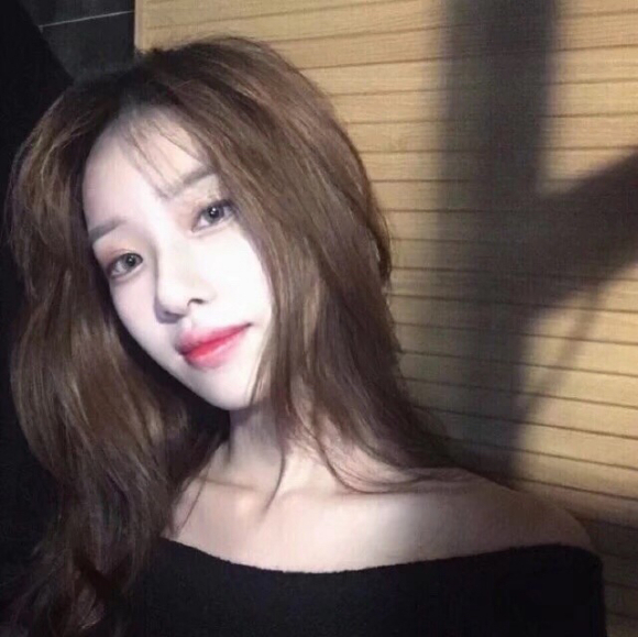 长发激萌女生头像