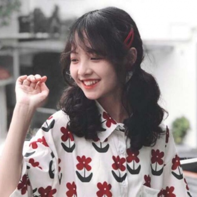 港范复古风的微信女生头像