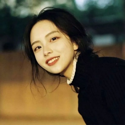 港范复古风的微信女生头像