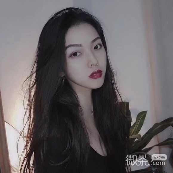 深沉成熟长发女生头像