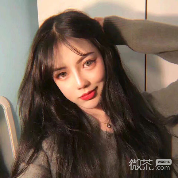深沉成熟长发女生头像
