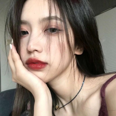 帅气迷人的微信高颜值女生头像