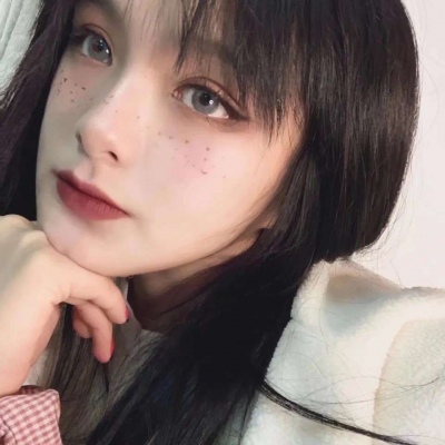 帅气迷人的微信高颜值女生头像