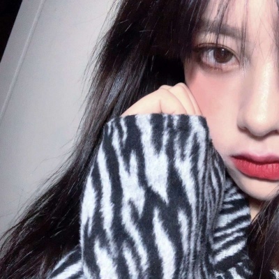 高冷好看的微信高颜值女生头像