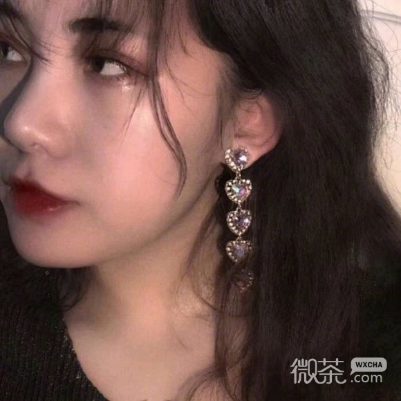 性感洒脱长发女生头像