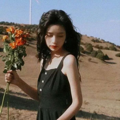 成熟好看的微信时尚女生头像