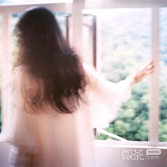 微信性感深沉长发女生头像