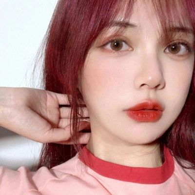 成熟好看的微信时尚女生头像