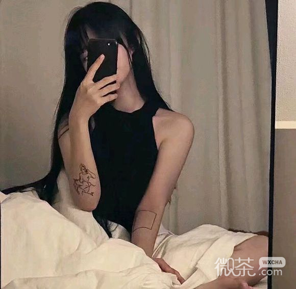 性感洒脱长发女生头像