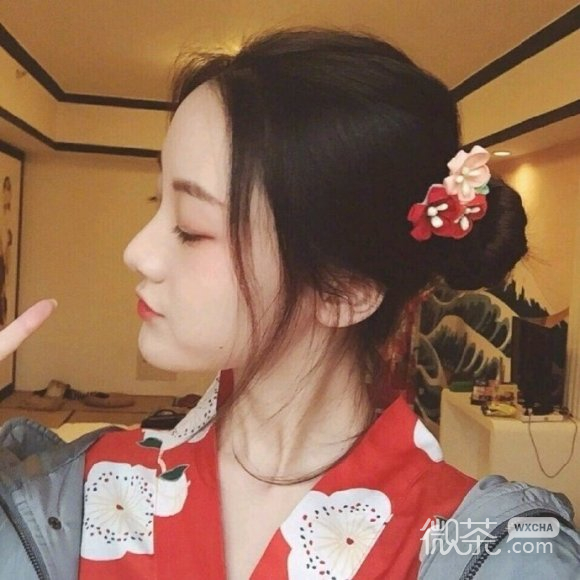 性感洒脱长发女生头像