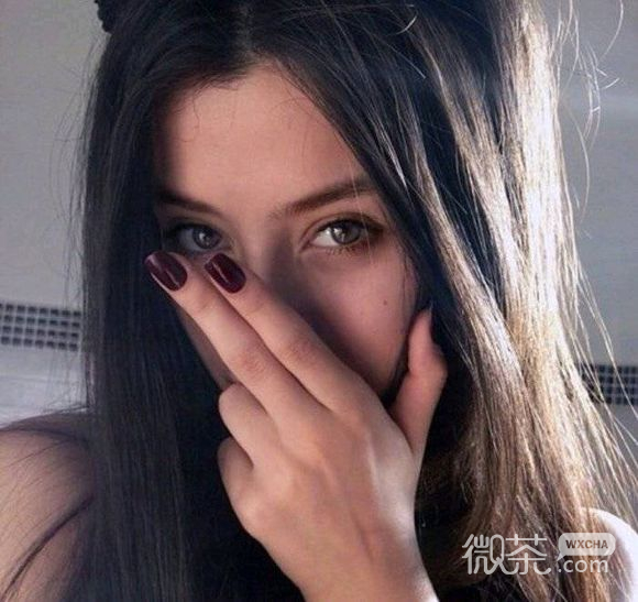 性感洒脱长发女生头像