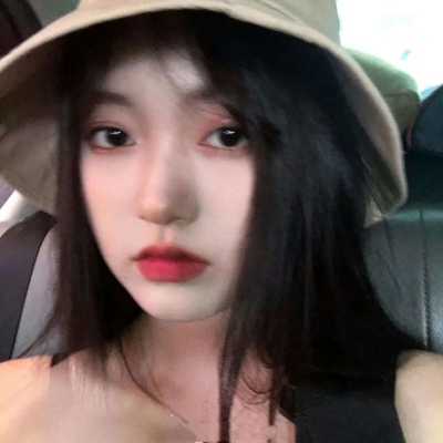 成熟好看的微信时尚女生头像