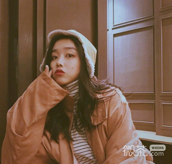 性感洒脱长发女生头像