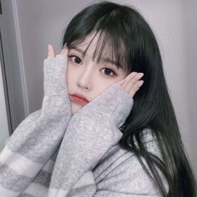 高冷好看的微信高颜值女生头像