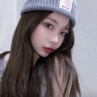 高冷好看的微信高颜值女生头像