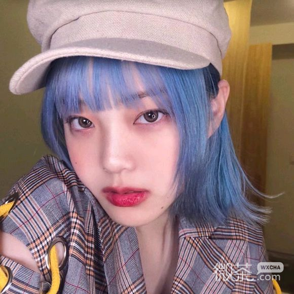 颓废高冷时尚女生头像